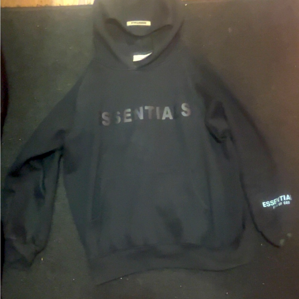 Essential hoodie